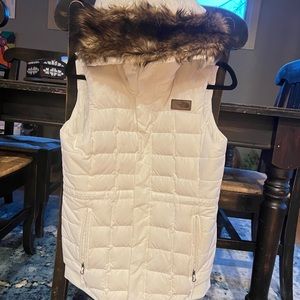The North Face Women’s Goose Down Vest.  White/Ivory. Small size.  Like new.